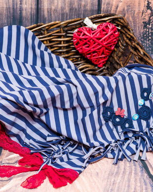esarfa navy accesorizata