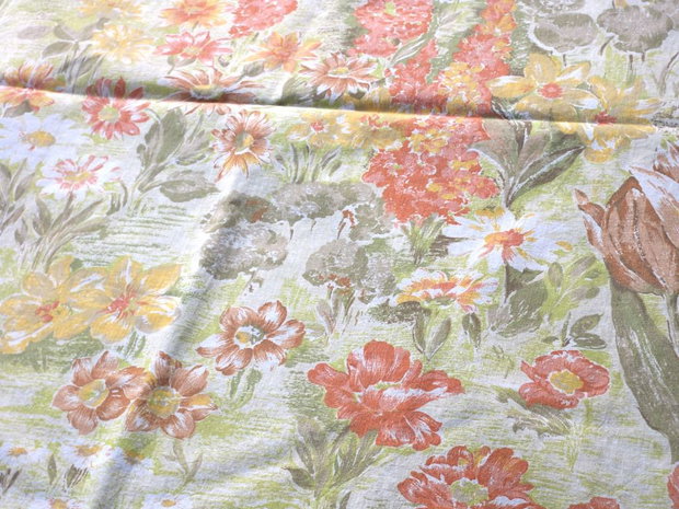 Material textil inflorat