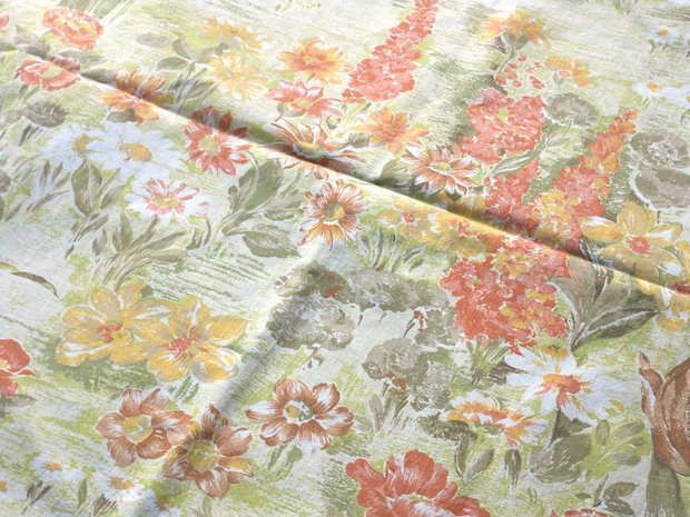 Material textil inflorat