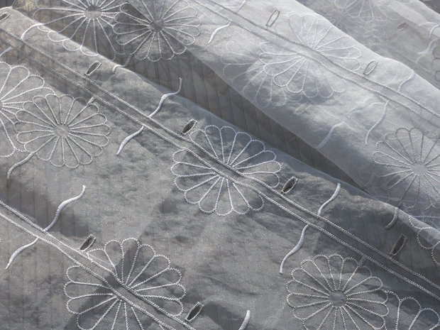 Organza brodata