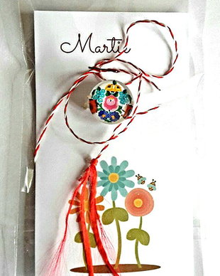 Brosa martisor cabochon sticla motive maghiare, model 5