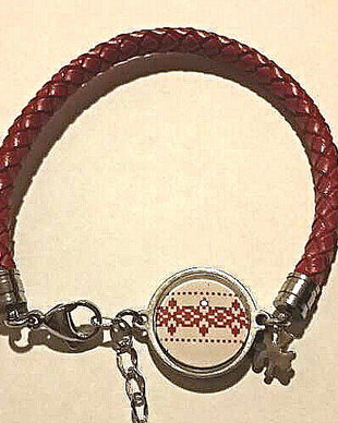 Bratara snur piele si cabochon motive traditionale