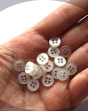 Nasturi din plastic