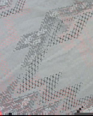 Fata de masa cu ajur