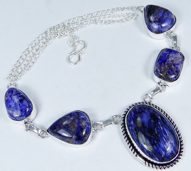 Colier charoite