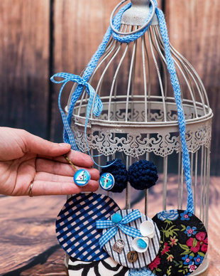 set accesorii cu nasturi navy -colier,agrafa,cercei