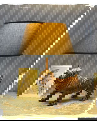 LAMPA DE MASA CU UN BULDOG