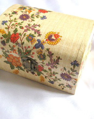 cutie cu motiv traditional 27645