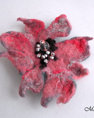 Brosa impaslita - Floare
