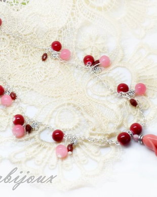 Colier cu pandantiv floare coral