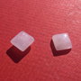 (2 bucati) Cabochon patrat din cuart roz aprox 4x8x8 mm