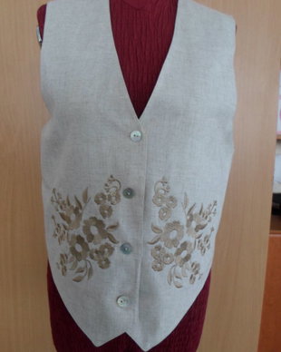 vesta cu broderie
