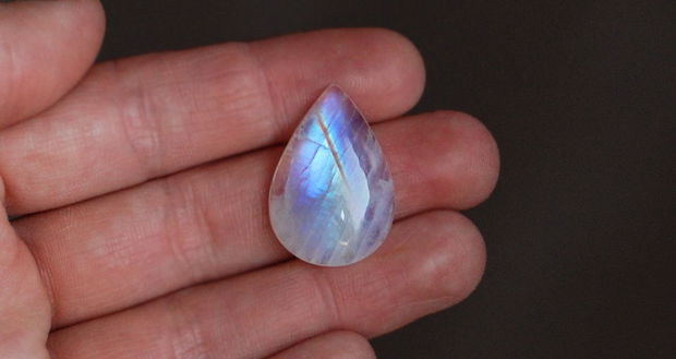 Moonstone / Piatra Lunii  - Rainbow  - Lacrima