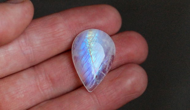 Moonstone / Piatra Lunii  - Rainbow  - Lacrima