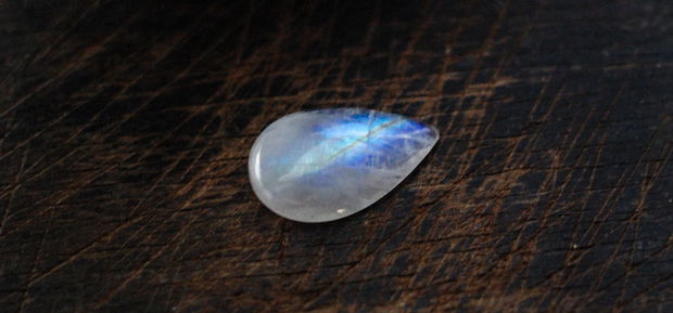 Moonstone / Piatra Lunii  - Rainbow  - Lacrima