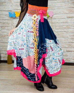fusta boho chic , colorata,dantelata ,indrazneata