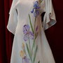 Rochie din panza topita alba pictata cu irisi