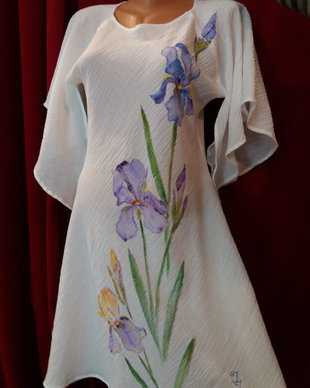 Rochie din panza topita alba pictata cu irisi