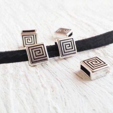 Distantier slider zamak motiv grecesc 9,5x9,5mm (Ø 6,5x2,2mm)  SALAK 407