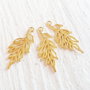 Pandantiv frunza aurie 30x12mm
