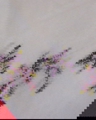 Fata de masa brodata