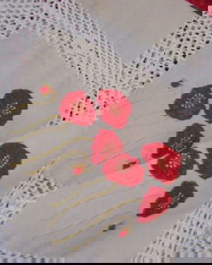 Fata de masa cu aplicatii brodate