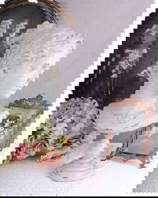 BUSTUL UNEI FEMEI DIN RASINI