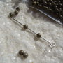(10 bucati) Margele metalice mici finisaj bronz aprox 3 mm