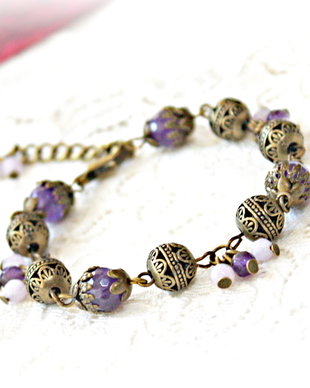 Bratara in nuante de violet