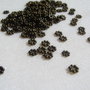 (10 bucati) Floricele din bilute model 1 aprox 5x2 mm