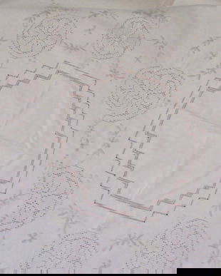 Fata de masa cu broderie si ajur