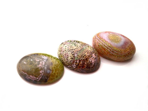 Cabochon agata veins