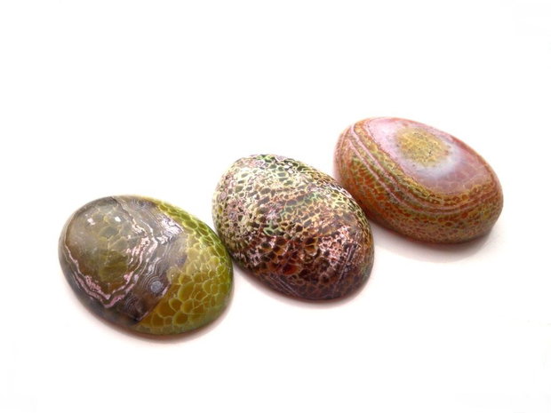 Cabochon agata veins