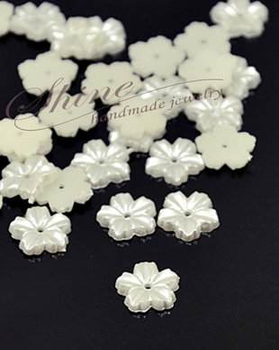 Cabochon floare, perla ivory