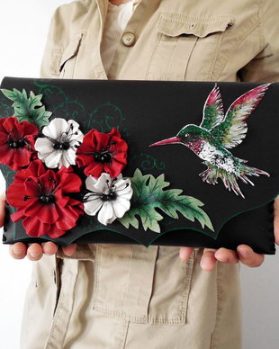 poseta plic handmade unicat din piele - Hummingbird and Poppies