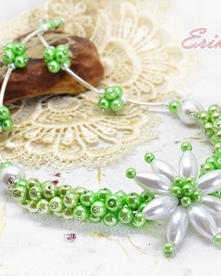 Colier -green pearls