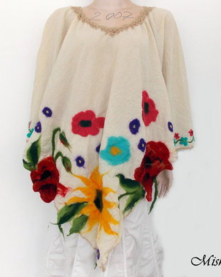 Bluza in colt din panza bumbac si flori impaslite