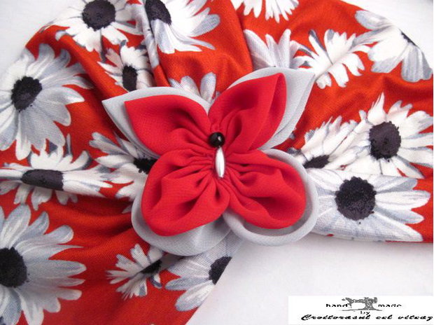 Turban cu margarete si fluture asortat