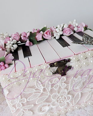 Cutie pentru verighete  Shabby chic Pian cu trandafiri