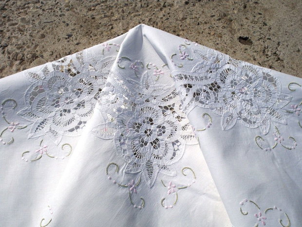 Broderie 1-379