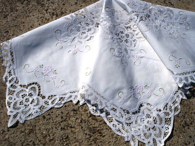 Broderie 1-379