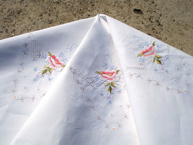 Broderie 1-381