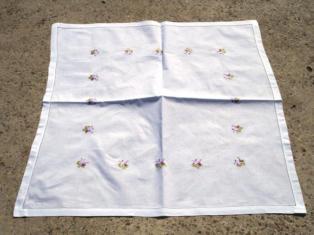 Broderie 1-383