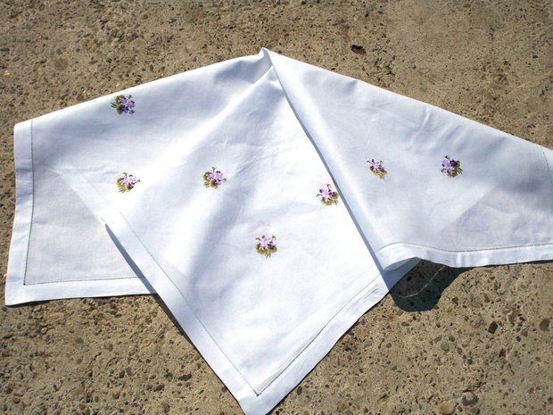 Broderie 1-383