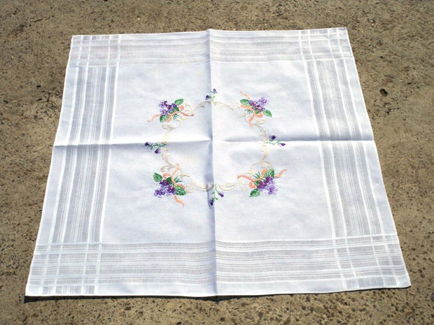 Broderie 1-384