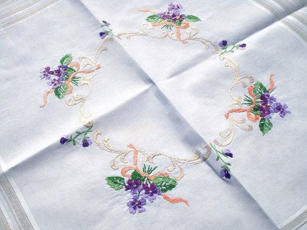 Broderie 1-384
