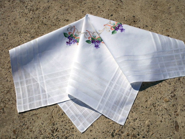 Broderie 1-384