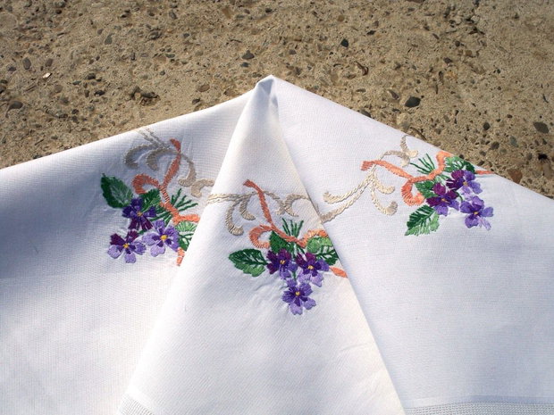 Broderie 1-384