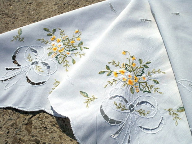 Broderie 1-384