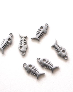 2x Charm argintiu